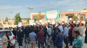 مدارس مغلقة ورواتب لا تكفي.. أزمة المعلمين تتفجر في شمال سوريا