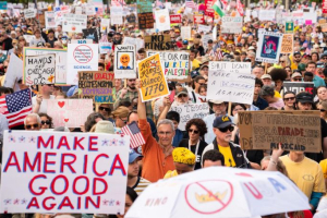 هيومن رايتس ووتش: إدارة ترامب تقوض النظام الحقوقي الأمريكي والدولي