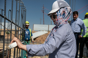 عاملات تحت الضغط.. فجوة الحقوق والأجور تتسع في سوق العمل بالعراق