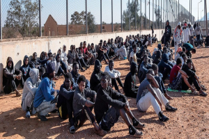 جرائم شبكات الاتجار بالبشر.. الأمم المتحدة تحذّر من انتهاكات ضد المهاجرين في ليبيا