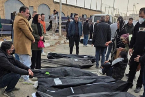 دعوة للإضراب والحداد.. معلمو إيران يحتجون على سقوط مئات الطلاب والمدرسين