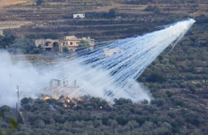 الفوسفور الأبيض فوق القرى اللبنانية.. تداعيات إنسانية وتحذيرات حقوقية من جرائم حرب