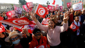 العمل النسوي تحت الضغط.. منظمات حقوقية ومدنية تحذر من تراجع الحريات في تونس