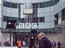 "BBC" تبدأ فرض رسوم على جمهورها في أمريكا مقابل محتواها الإخباري