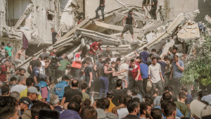 وسط الركام والانتهاكات.. هل تلقى مطالبات المدافعين عن الحقوق والحماية في غزة آذاناً مصغية؟
