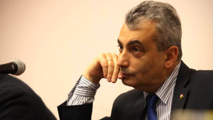 قبل أيام من انتهاء إقامته الجبرية.. اعتقال سياسي روسي معارض لحرب أوكرانيا