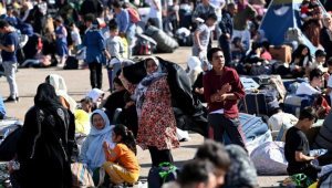 الترحيل ليس حلاً.. تحذيرات حقوقية من كارثة إنسانية تهدد النساء والأطفال في أفغانستان