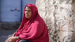 45 عاماً من العطاء.. مريم صالح وجه إنساني لا يغيب عن مستشفى تعز