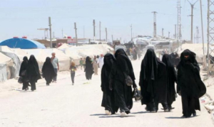 خطوة نحو إنهاء ملف النزوح.. عودة 834 عراقياً من مخيم الهول