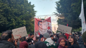 الاحتجاجات تعود إلى الشارع.. نشطاء تونسيون يطالبون بتصحيح مسار الحقوق وإنهاء القمع