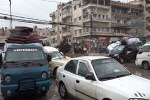 في ظل الاشتباكات الأخيرة.. مخاوف سورية من استخدام التهجير كأداة لعقاب المدنيين