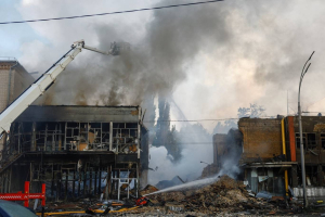 صواريخ ومسيرات روسية تضرب أوكرانيا وانقطاع الكهرباء والتدفئة يفاقم معاناة المدنيين