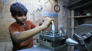 العمل القسري.. أزمة تهدد مستقبل ملايين الأطفال في العالم العربي